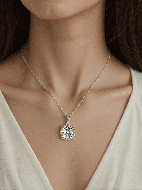 方形项链_AI看图 Moissanite Diamond Necklace: S925 Halo Design